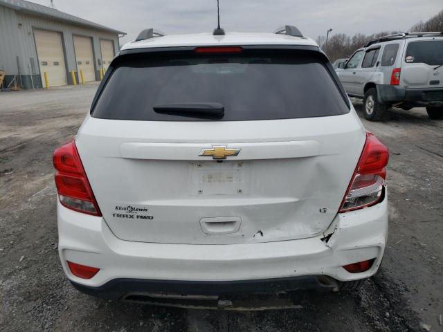 KL7CJPSBXJB690408 - 2018 CHEVROLET TRAX 1LT WHITE photo 6