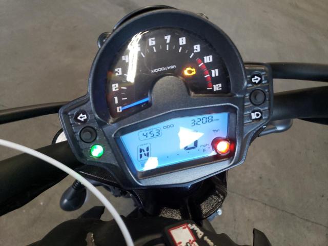 JKAENEC19PDA07232 - 2023 KAWASAKI EN650 C Schwarz Foto 7