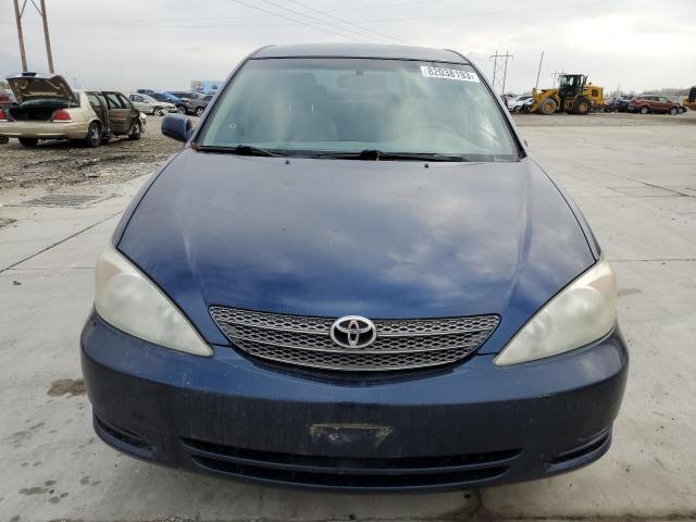 JTDBF30K320015895 - 2002 TOYOTA CAMRY LE BLUE photo 5