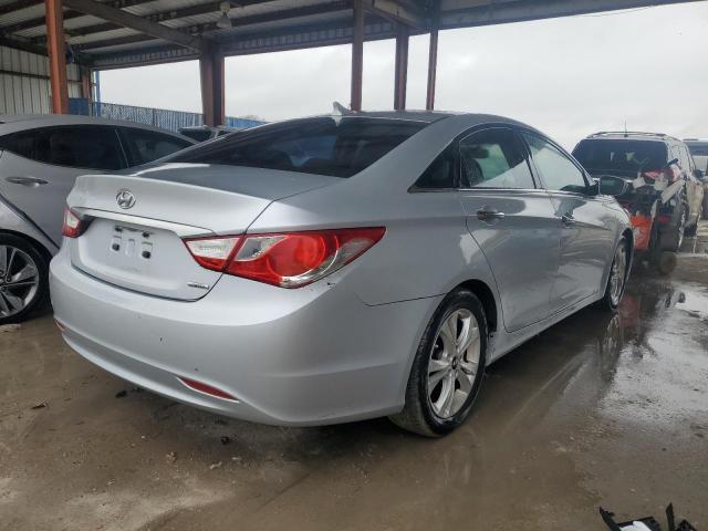 5NPEC4AC2BH259544 - 2011 HYUNDAI SONATA SE SILVER photo 3