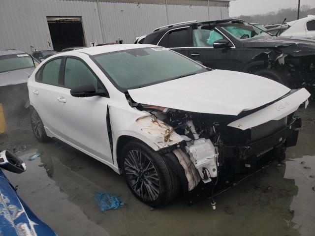 3KPF54AD0NE435135 - 2022 KIA FORTE GT LINE WHITE photo 4