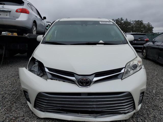 5TDYZ3DC9JS933800 - 2018 TOYOTA SIENNA XLE WHITE photo 5