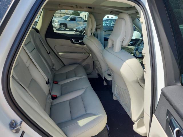 LYVA22RK2JB097432 - 2018 VOLVO XC60 T6 WHITE photo 11