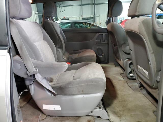 5TDZK23C19S230370 - 2009 TOYOTA SIENNA CE SILVER photo 11