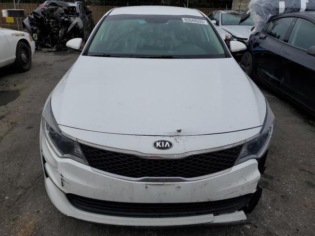 5XXGT4L38JG263789 - 2018 KIA OPTIMA LX WHITE photo 5