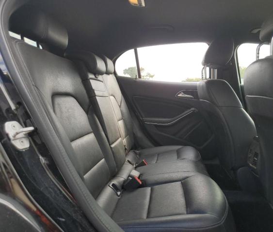 WDCTG4EB9JJ443764 - 2018 MERCEDES-BENZ GLA 250 შავი ფოტო 11