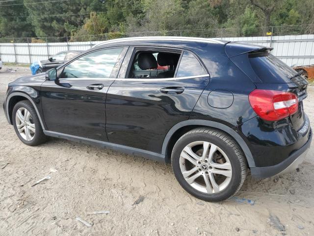 WDCTG4EB9JJ443764 - 2018 MERCEDES-BENZ GLA 250 შავი ფოტო 2