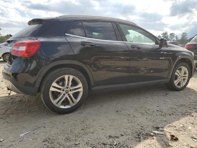 WDCTG4EB9JJ443764 - 2018 MERCEDES-BENZ GLA 250 შავი ფოტო 3