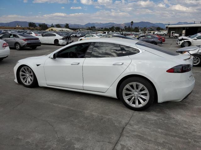5YJSA1E24HF190663 - 2017 TESLA MODEL S WHITE photo 2