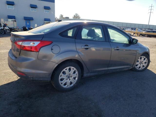 1FAHP3F21CL330215 - 2012 FORD FOCUS SE GRAY photo 3