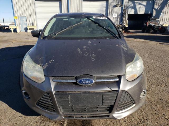 1FAHP3F21CL330215 - 2012 FORD FOCUS SE GRAY photo 5