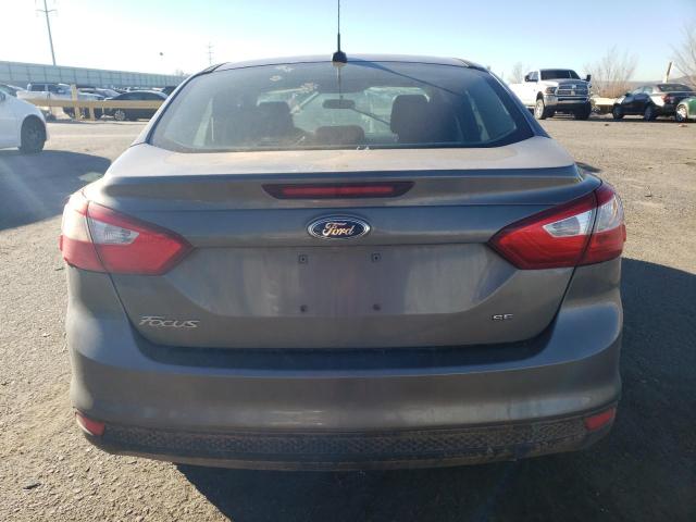 1FAHP3F21CL330215 - 2012 FORD FOCUS SE GRAY photo 6