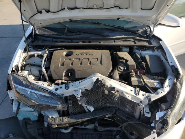 2T1BURHE8JC037340 - 2018 TOYOTA COROLLA L WHITE photo 11