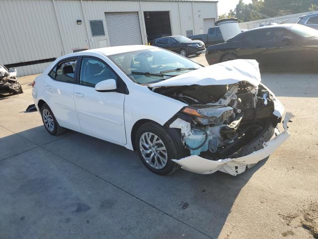 2T1BURHE8JC037340 - 2018 TOYOTA COROLLA L WHITE photo 4