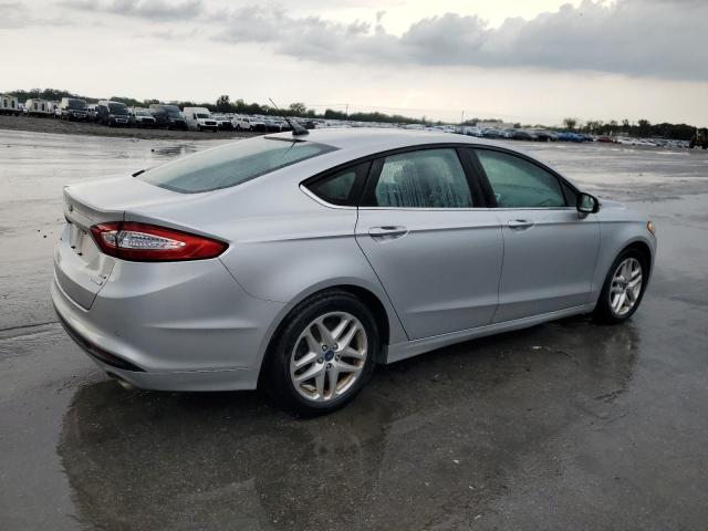 1FA6P0HDXG5103572 - 2016 FORD FUSION SE 银色 照片 3