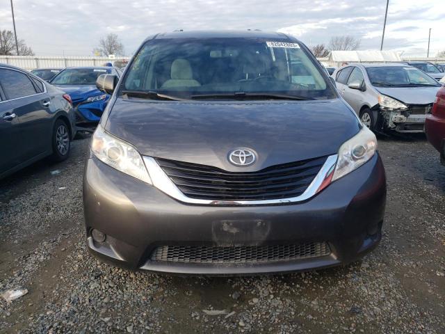 5TDKZ3DC8HS803071 - 2017 TOYOTA SIENNA LE GRAY photo 5