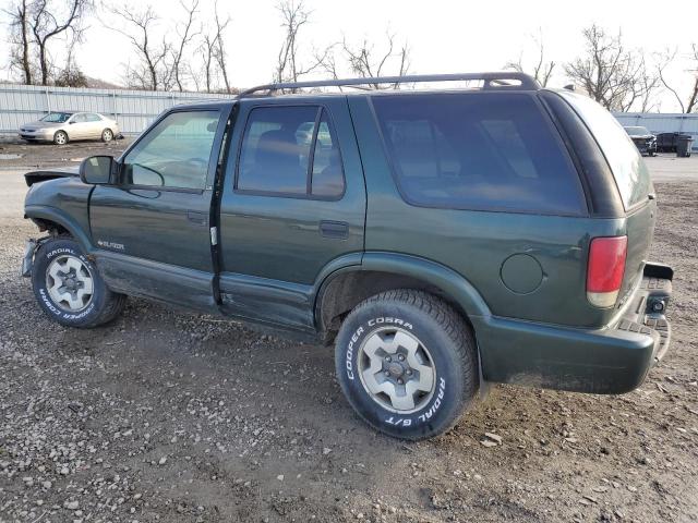 1GNDT13WX2K234708 - 2002 CHEVROLET BLAZER GREEN photo 2