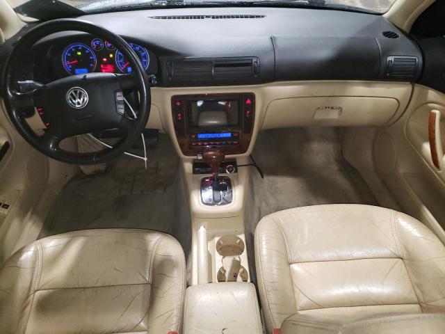 WVWYH63B21E117952 - 2001 VOLKSWAGEN PASSAT GLX 4MOTION GREEN photo 8