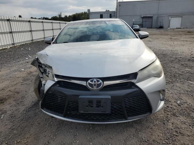 4T1BF1FK5HU735613 - 2017 TOYOTA CAMRY LE Күміс фото 5