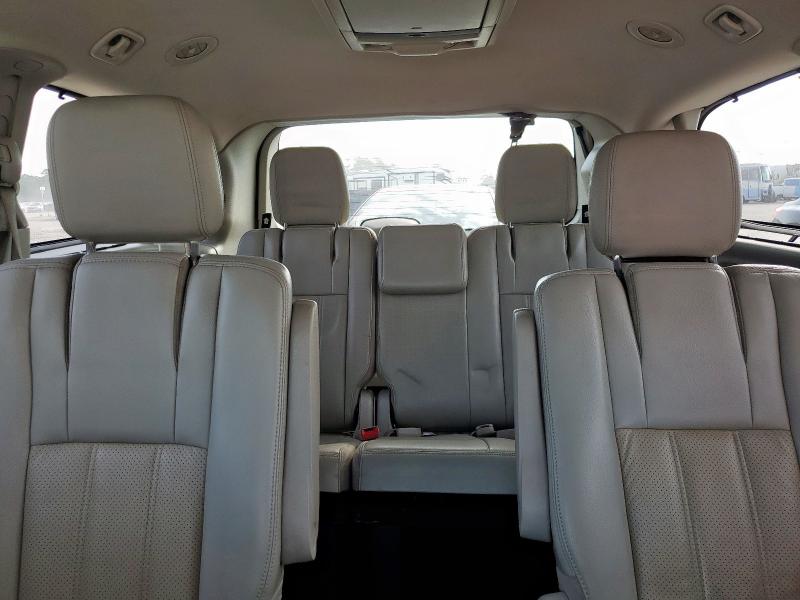 2C4RC1CG3CR163541 - 2012 CHRYSLER TOWN & COU TOURING L SILVER photo 10