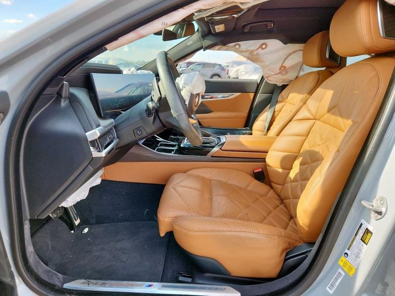 WBA23EH01PCM68858 - 2023 BMW 740 I GREEN photo 7