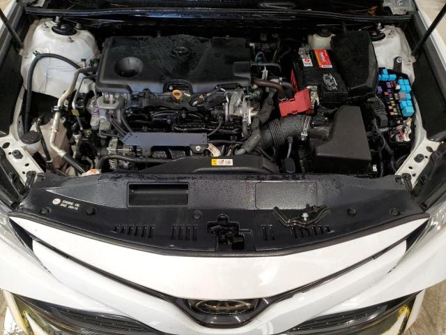 4T1B11HK0JU078639 - 2018 TOYOTA CAMRY L WHITE photo 11