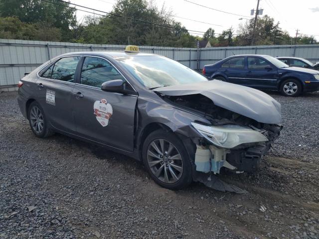 4T4BF1FK3FR459838 - 2015 TOYOTA CAMRY LE GRAY photo 4