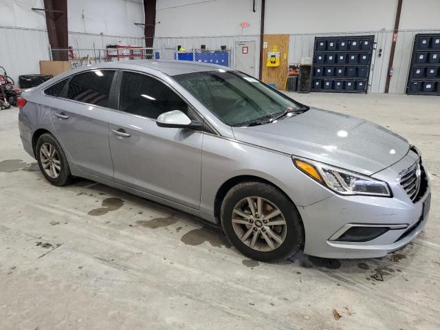 5NPE24AF5HH572464 - 2017 HYUNDAI SONATA SE SILVER photo 4