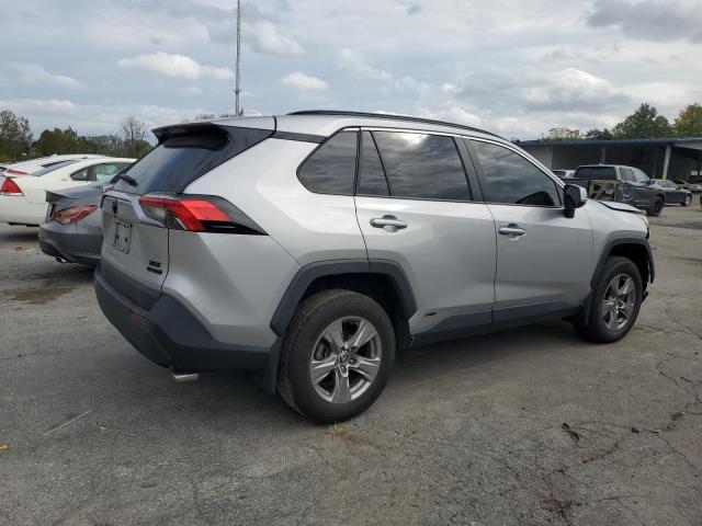 4T3RWRFV9RU112978 - 2024 TOYOTA RAV4 XLE SILVER photo 3
