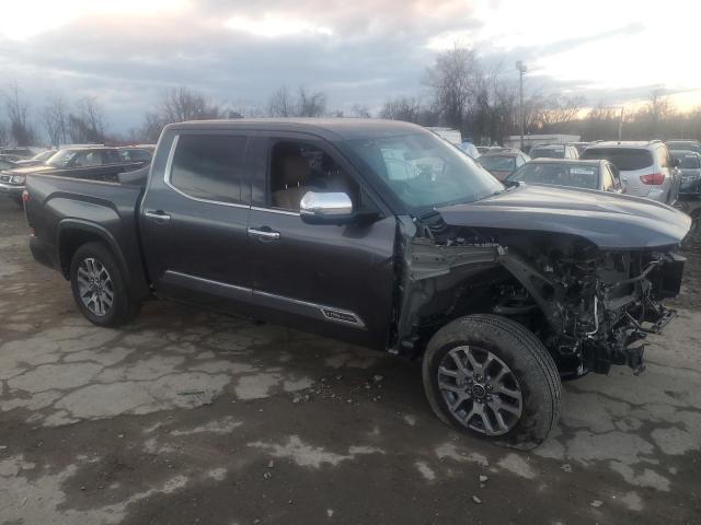 5TFMA5DB3PX120268 - 2023 TOYOTA TUNDRA CREWMAX PLATINUM Grau Foto 4