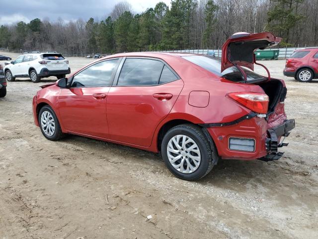 5YFBURHE1JP798615 - 2018 TOYOTA COROLLA L RED photo 2