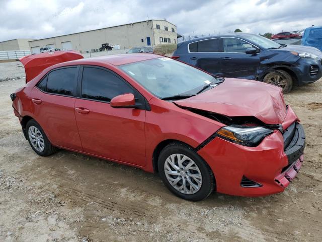 5YFBURHE1JP798615 - 2018 TOYOTA COROLLA L RED photo 4