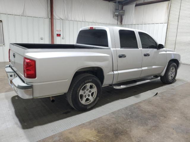 1D7HE48K26S588343 - 2006 DODGE DAKOTA QUAD SLT SILVER photo 3