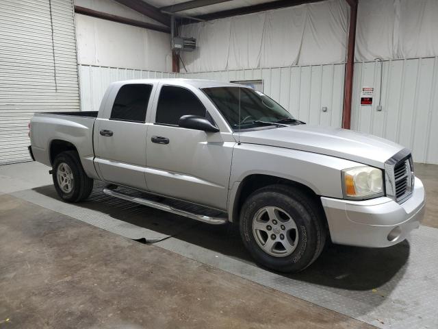 1D7HE48K26S588343 - 2006 DODGE DAKOTA QUAD SLT SILVER photo 4