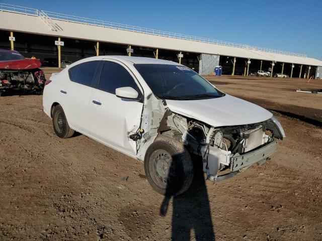 3N1CN7AP0JL832920 - 2018 NISSAN VERSA S WHITE photo 4