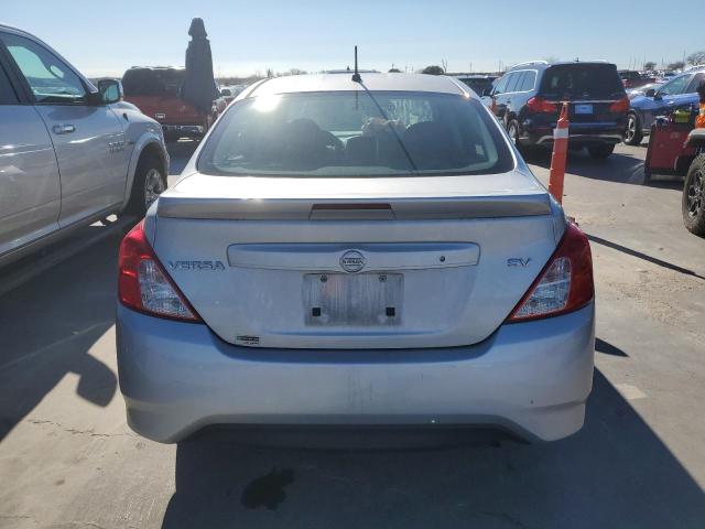 3N1CN7AP9HK415800 - 2017 NISSAN VERSA S SILVER photo 6