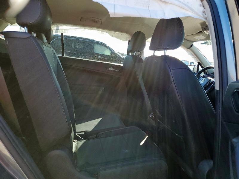 3VV3B7AX9JM170529 - 2018 VOLKSWAGEN TIGUAN SE فحمي صورة 11