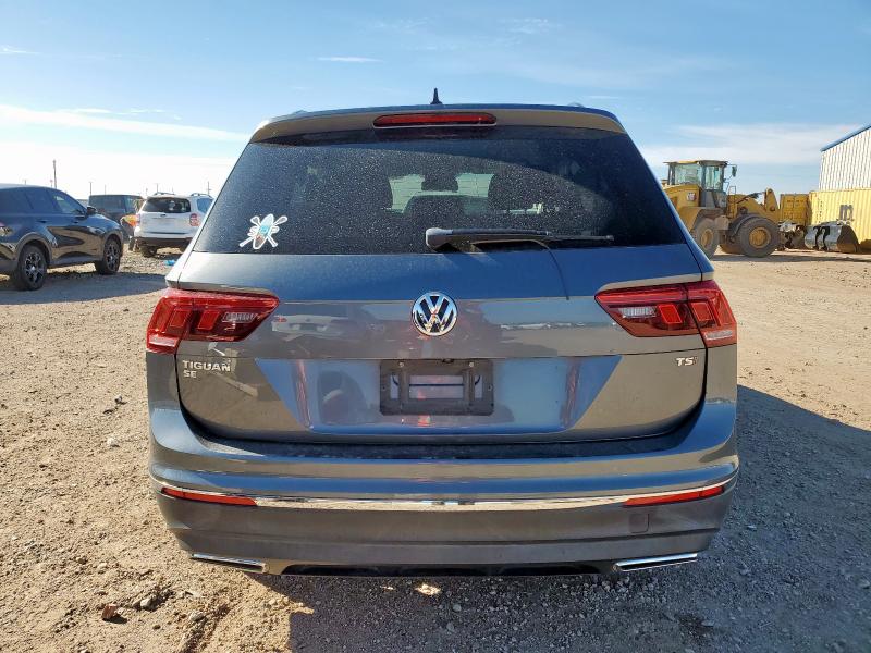 3VV3B7AX9JM170529 - 2018 VOLKSWAGEN TIGUAN SE فحمي صورة 6