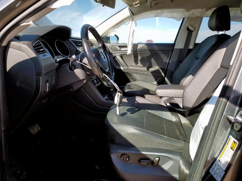 3VV3B7AX9JM170529 - 2018 VOLKSWAGEN TIGUAN SE فحمي صورة 7