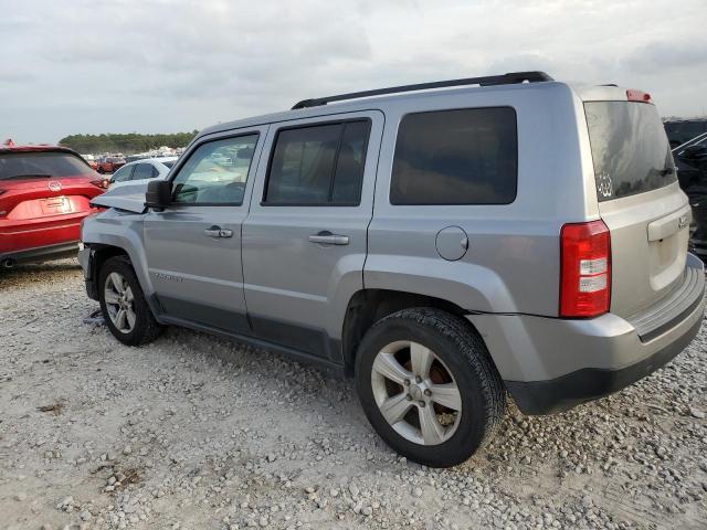 1C4NJPFA4GD582330 - 2016 JEEP PATRIOT LATITUDE SILVER photo 2