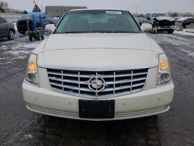 1G6KD57Y68U103811 - 2008 CADILLAC DTS CREAM photo 5