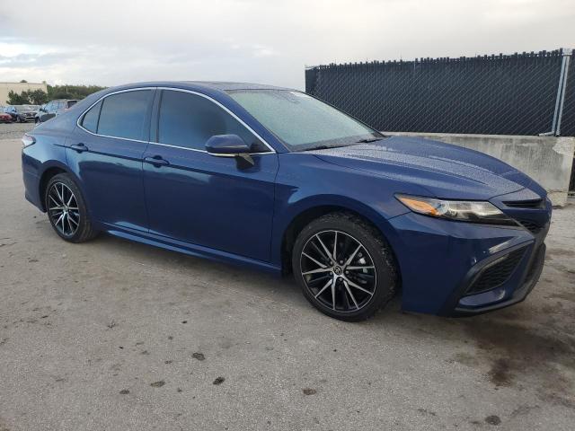 4T1G11AK6RU191717 - 2024 TOYOTA CAMRY SE NIGHT SHADE BLUE photo 4