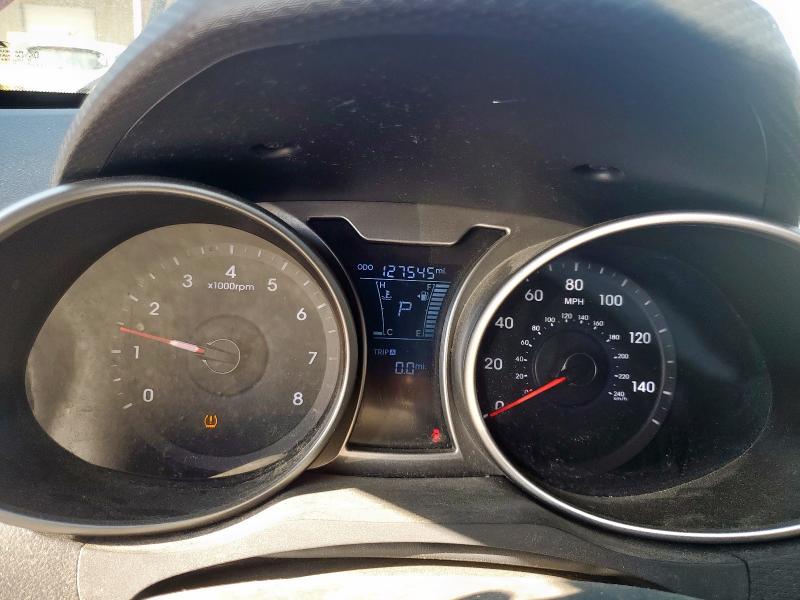 KMHTC6AD4GU284031 - 2016 HYUNDAI VELOSTER RED photo 9