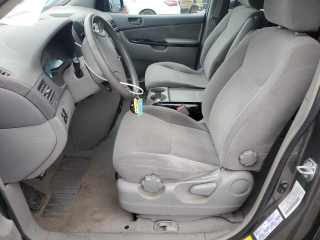 5TDZA23CX4S042961 - 2004 TOYOTA SIENNA CE GRAY photo 7