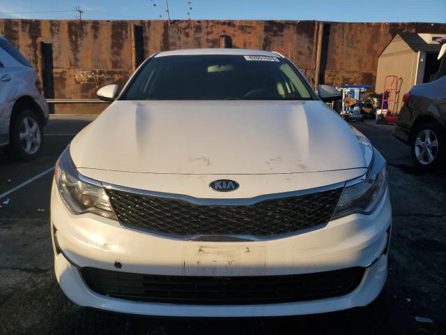 KNAGT4L32J5198195 - 2018 KIA OPTIMA LX WHITE photo 5