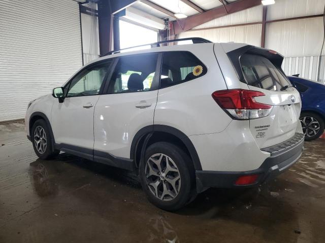 JF2SKAEC8KH407470 - 2019 SUBARU FORESTER PREMIUM WHITE photo 2