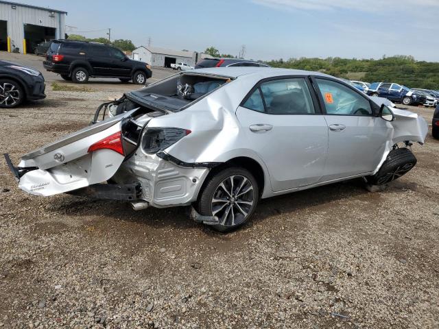 2T1BURHE1JC011999 - 2018 TOYOTA COROLLA L Silber Foto 3