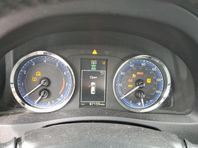 2T1BURHE1JC011999 - 2018 TOYOTA COROLLA L Silber Foto 9