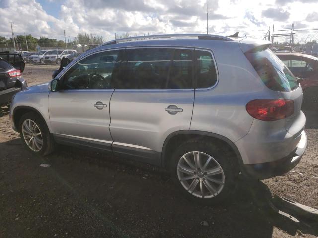 WVGAV7AX9FW562913 - 2015 VOLKSWAGEN TIGUAN S ვერცხლისფერი ფოტო 2