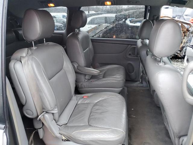 5TDZA23C74S154021 - 2004 TOYOTA SIENNA CE SILVER photo 11